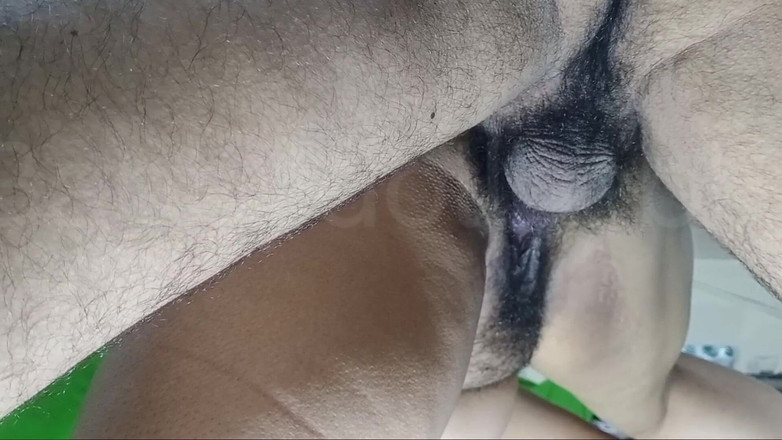 MHM: Zakázaná jiskra s klukem od vedle celá exkluzivní scéna