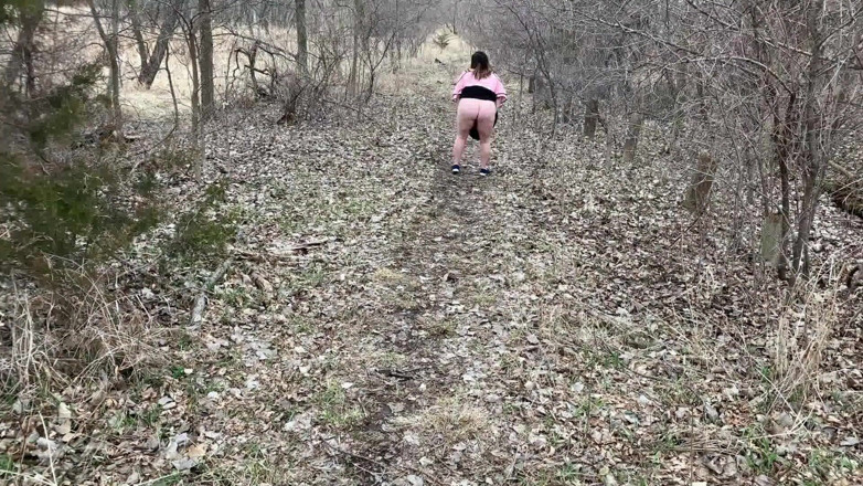 SexyNEBBW: Sexy donnona bianca in strada e pompino