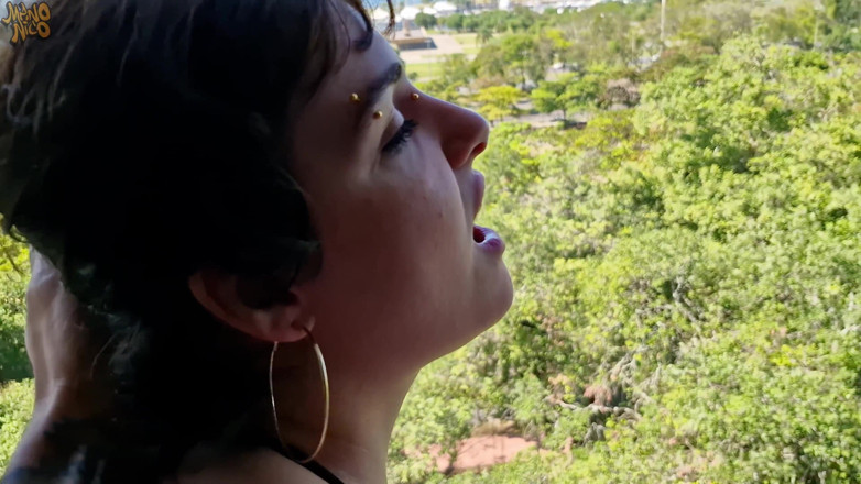 Mano Nico Official: Pareja caliente follando en una ventana en el 6