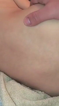 Meio-irmão me fode com o pau enorme dele
