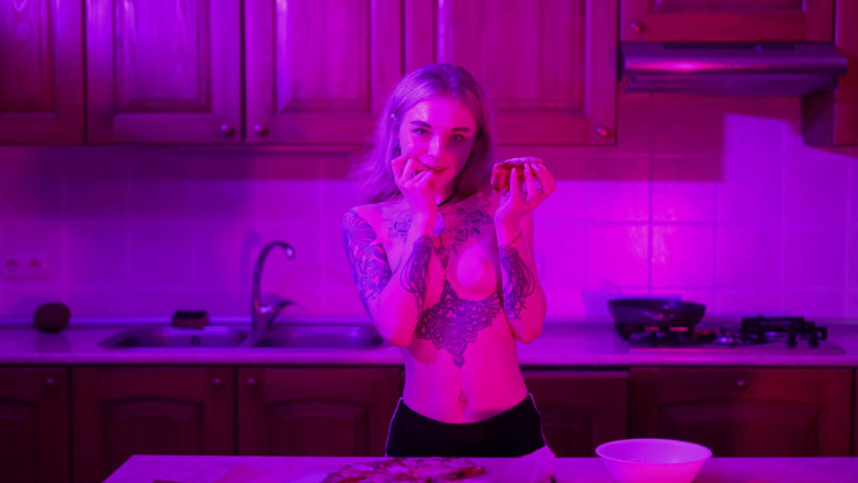 Karneli Bandi: Gătit erotic cu Karneli