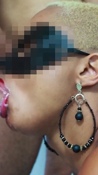 ภรรยาหีดำสามคนร้อนๆ เย็ดตูดคัคโอลด์