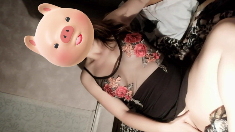 My Fetish Girl: Gadis piggy Halloween dipuasin sampai orgasme