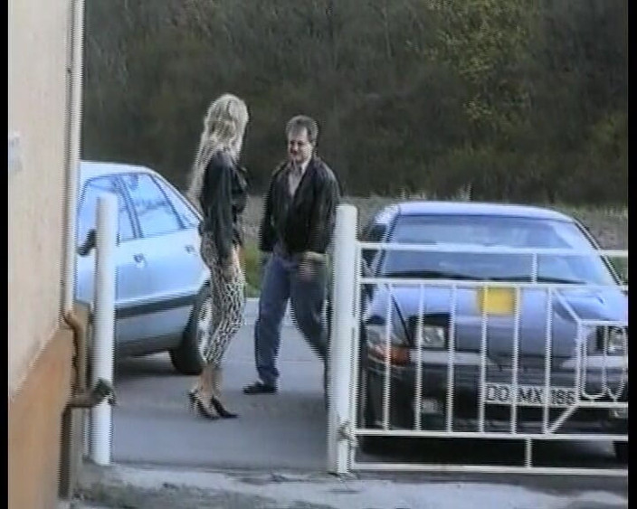 Deutsche Damen: Tato německá holka byla chycena párem a užívá si s...