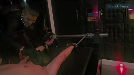 Strict Senz: Stina Stone, Mercyless Alongamento No Rack Por Amante Em Luvas...