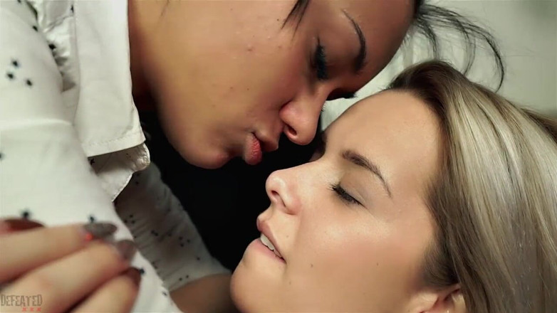 Foot Fetish Center: Sexy blondine und heiße brünette - Fußfetisch und muschi lecken