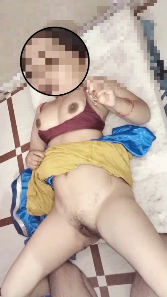 Poojakabir: بوجا بهابي في الفندق مع صديقة زوجي