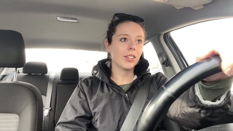 Nadia Foxx: Orgasmen auf der fahrt durch und im einkaufszentrum haben!