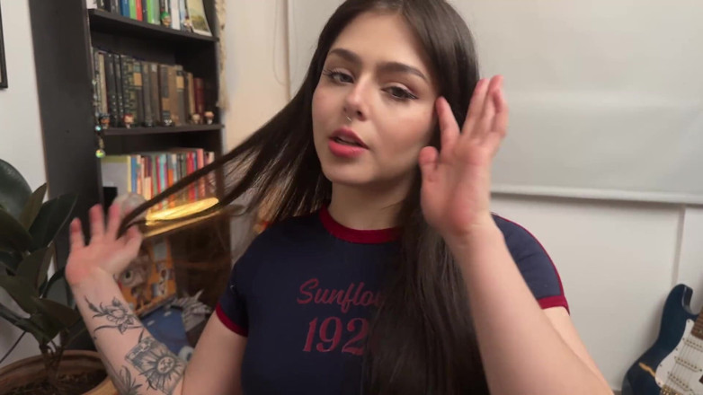 DaliaMorgan: My Stepdaughter Decides to Come Into My Office to Suck...