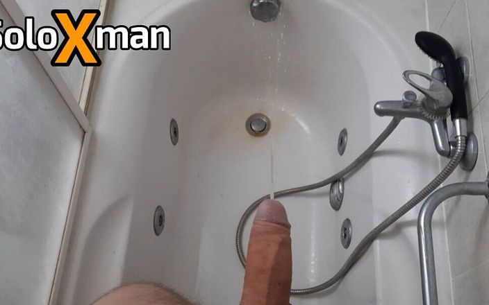 Solo X man: Cowok sange ini kencingin air kencingnya di bak mandi - soloxman