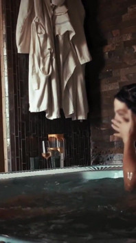 Bonita tesuda milf fodida por estranho em jacuzzi vintage aamateur