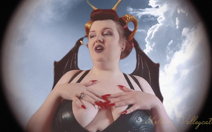 Mxtress Valleycat: Cosplay Day Drain