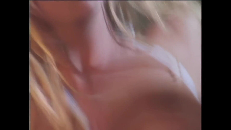 Blitzporn: Brittney Skye: Une Déesse Du Sexe Absolue Aux Seins Parfaits