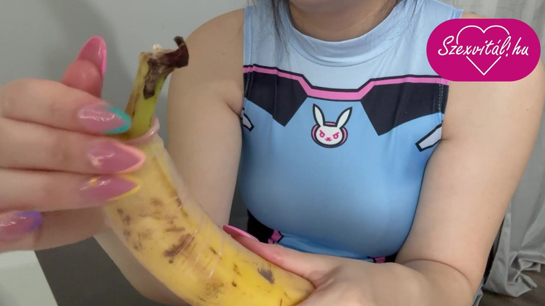 AmayaMori: La mia sorellastra mette un preservativo sulla banana, gioca con...