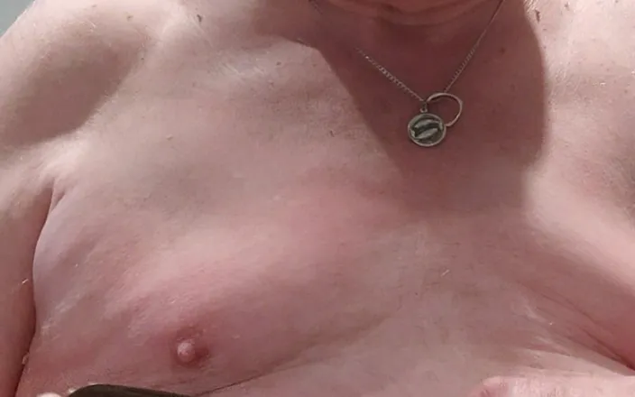 Karlchengeil: Nipple punishment again