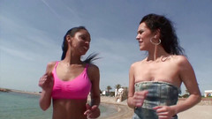 Reality Babes: Raccogliere una bomba d'ebano per il botto