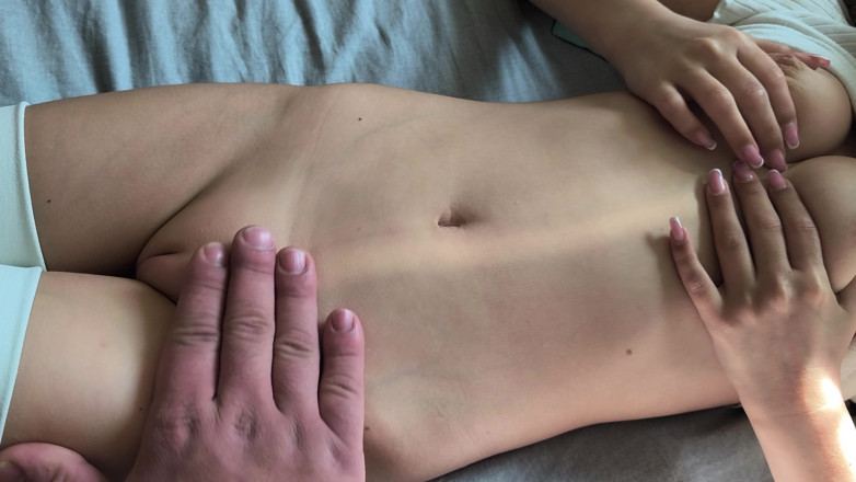 Blondasexy00: Ubrany w seksowne legginsy pozwalam mojemu przyrodniemu bratu podążać za...