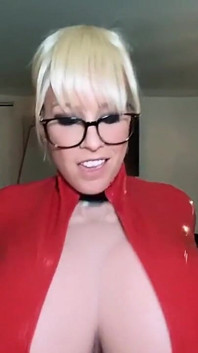 Ekskluzywne wideo *** chodź tutaj teraz mój chłopak! Wiem, że lubisz moje ogromne cycki w lateksie! jeśli podoba ci się wideo, możesz dać małe