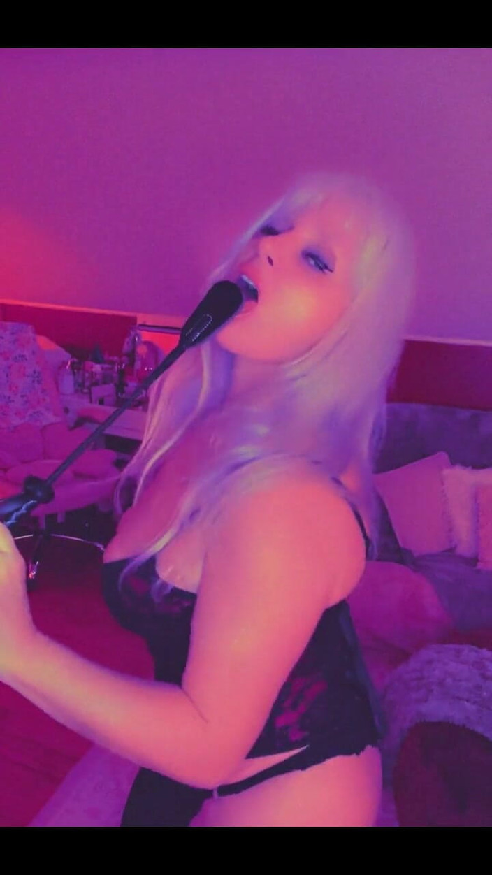 PaintedRose: Seru dan Gentayangan