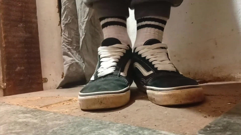 jerkofflover: Vansのブーツで遊ぶ編集動画