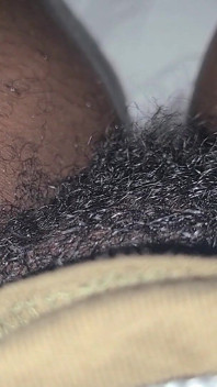 Duro orgasmo feminino enquanto assiste pornô