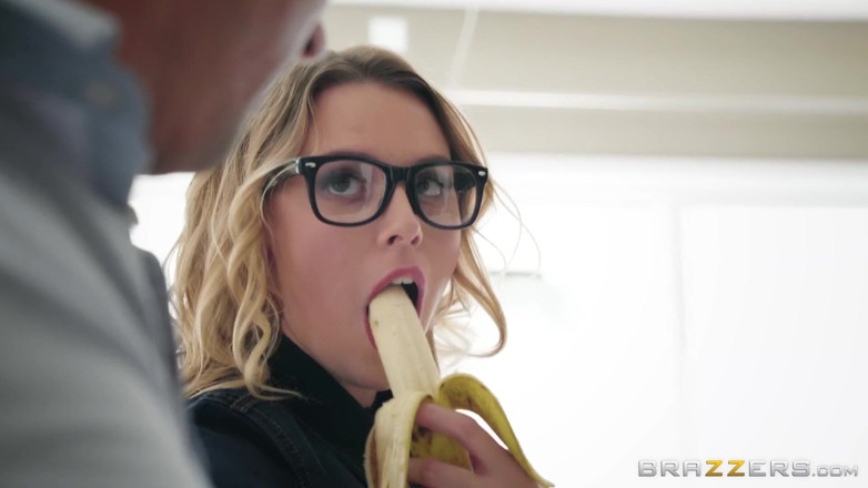 BRAZZERS: Brazzers - Aubrey Sinclair est une salope avide de bite qui...