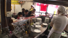 Magic Asian Pussy: Dalam Kedai Roti ini, dia bekerja secara kasual, tetapi kemudian...