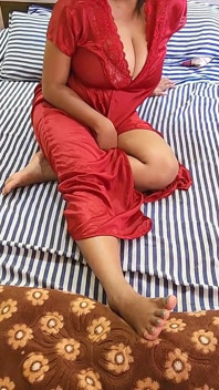 O marido da cunhada não estava em casa, então eu cheguei