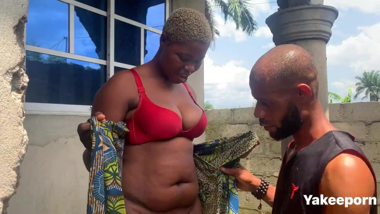 Yakeeporn: 내 이웃 마누라가 나에게 빨리 섹스를 해줬어