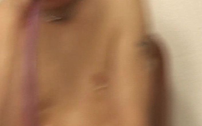 Just X Gays amateur porn: Накачування спеки: неслухняні друзі отримують сміливість на вечірці своїх приватних хлопців