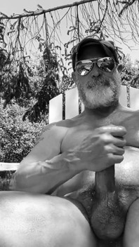 Hot Outdoor B&w Bate