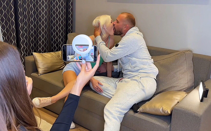 Johnny Grey: Její přítelkyně má ráda velkého čůráka pusling do pusy - FFM trojka - 18...