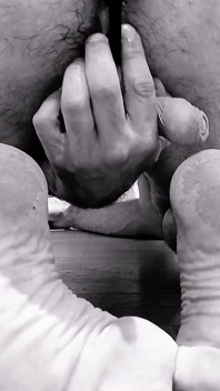 Primer Plano De Mis Pies Y Culo, Desnudo Jugando Con Mi Vibrador De Próstata