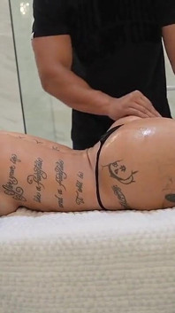 Saya Memberikan Tatu Baddie Alby Rydes Urut & Dia Menjadi Miang