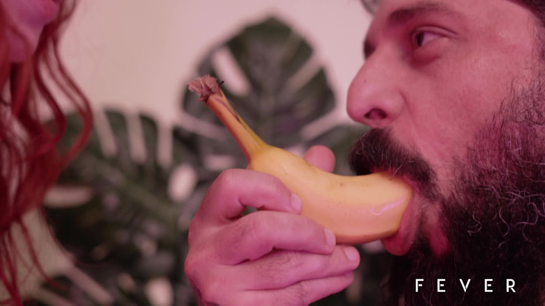 Fever Films: Продовольче порно - сексуальний рудий трах з фруктами, овочами і зрілим чоловіком