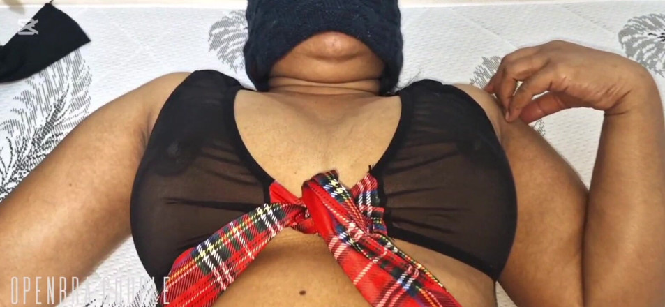 Openbra: Kerala Chechi показывает свое сексуальное тело
