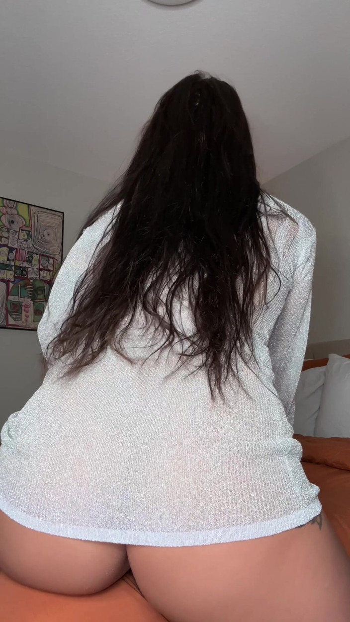 Evelin Stone: Hot Babe Squirts While Fucking Dildo