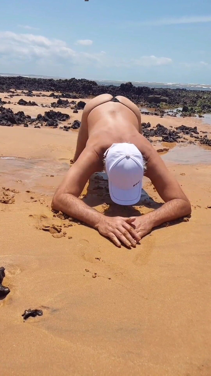 Ladysilvas: Ladysilva Crossdresser Showing off Her Hot Ass on the Beach...