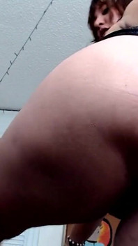 Saya Mencoba Dengan Dildo Terbesar Saya Di Pantat Besar Saya