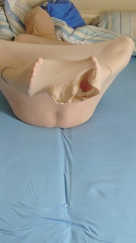 Prueba desnuda delante de pantimedias para cuerpo completo