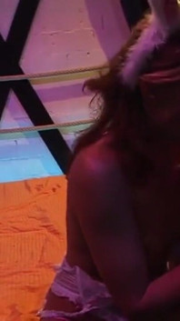 Bunny Eared Babes devora paus em orgia de grupo fumegante
