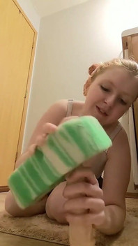 Die Sitter Schrubbt Deinen Schwanz Wieder Mit Ihrem Schwamm