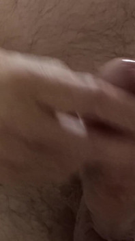 Honění v práci na záchodě, velký neoholený penis zblízka mrdka - Rockard Daddy