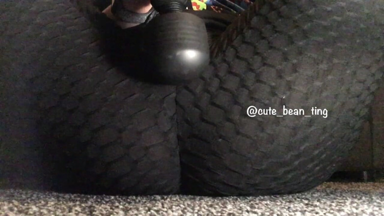 Alice Bean: Leggings gozando
