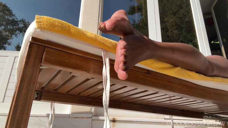 Goddess Luna Law: Foot Ignore by the Pool POV