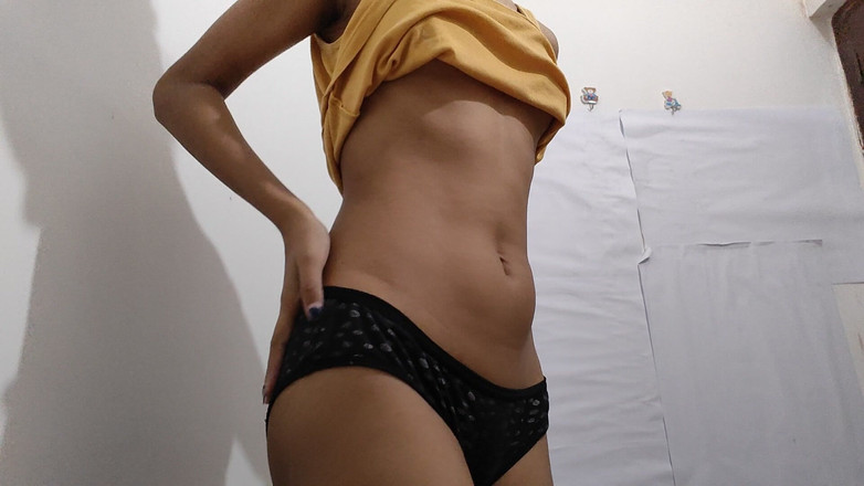 desigirl93: Мила дівчина збуджується в трусиках. Ммм