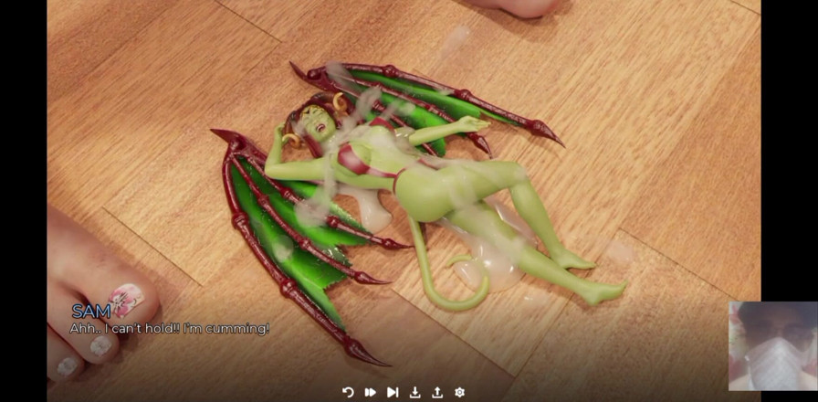 Dark Sam: 小妞老板说我是她的玩具，想要看我的鸡巴！！但我有另一个计划！