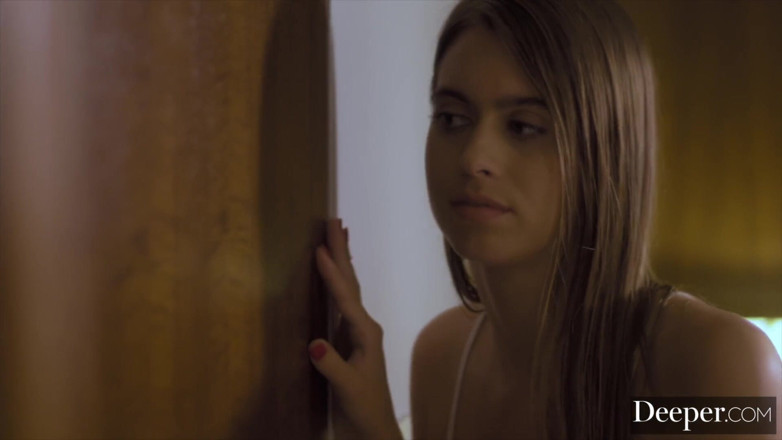 Deeper: Profond. Jill la gentille fille réalise ses rêves de baddie