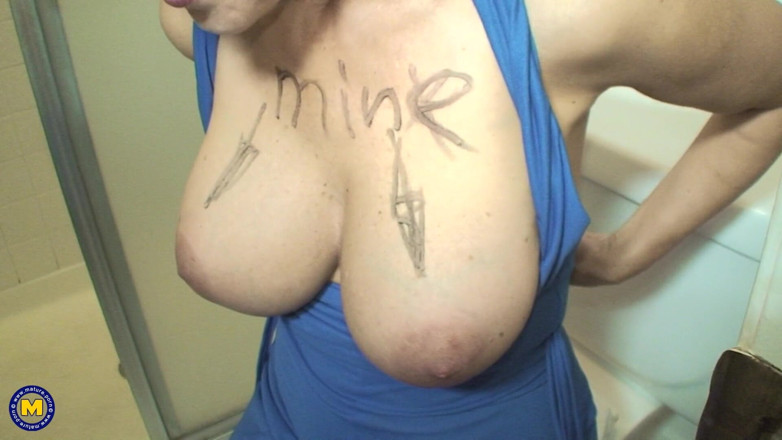 Mature NL: American Kinky Lesbians Having Sex with Each Other