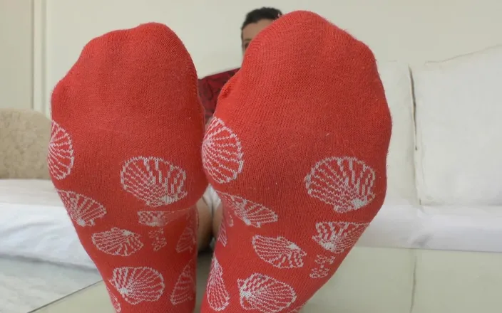 Lady Victoria Valente: Sniff My Sweaty Socks While I Read My Book, POV,...